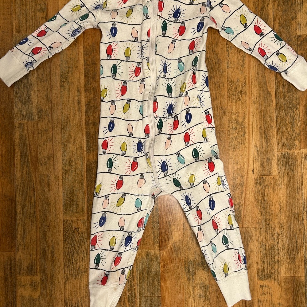 Bright bulb Hanna Andersson 18-24 Mon PJs